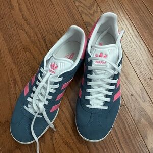 Adidas Gazelle size 6 1/2